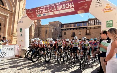 Espectacular inicio de la II Vuelta Ciclista Castilla-La Mancha LEADER, la prueba deportiva que ensalza lo rural